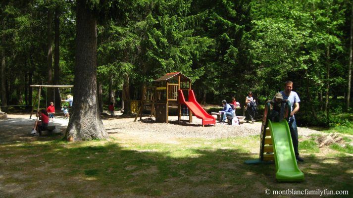 Paradis des Praz playground © montblancfamilyfun Family Hikes in Chamonix