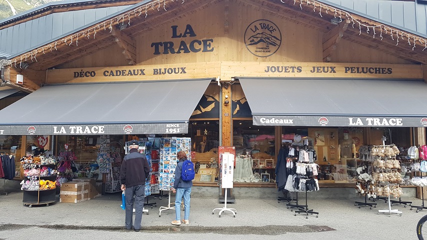 la-trace-souvenir-shop