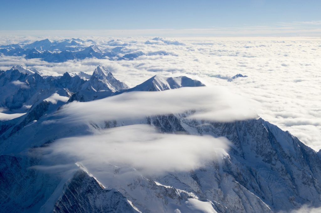 mountain-1777291_1920 travel to chamonix