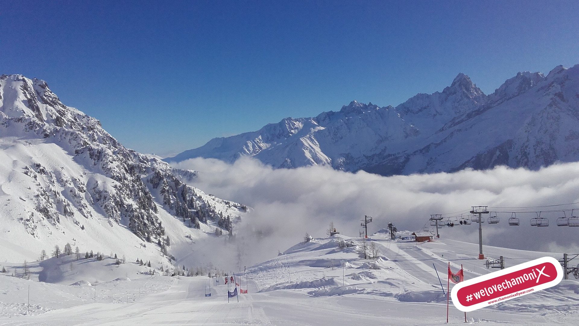 chamonix-mountain-zoom background